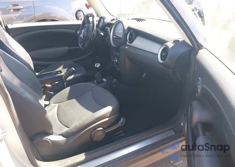 2011 Mini Cooper из США, поврежденный, VIN WMWSU3C57BTX96895